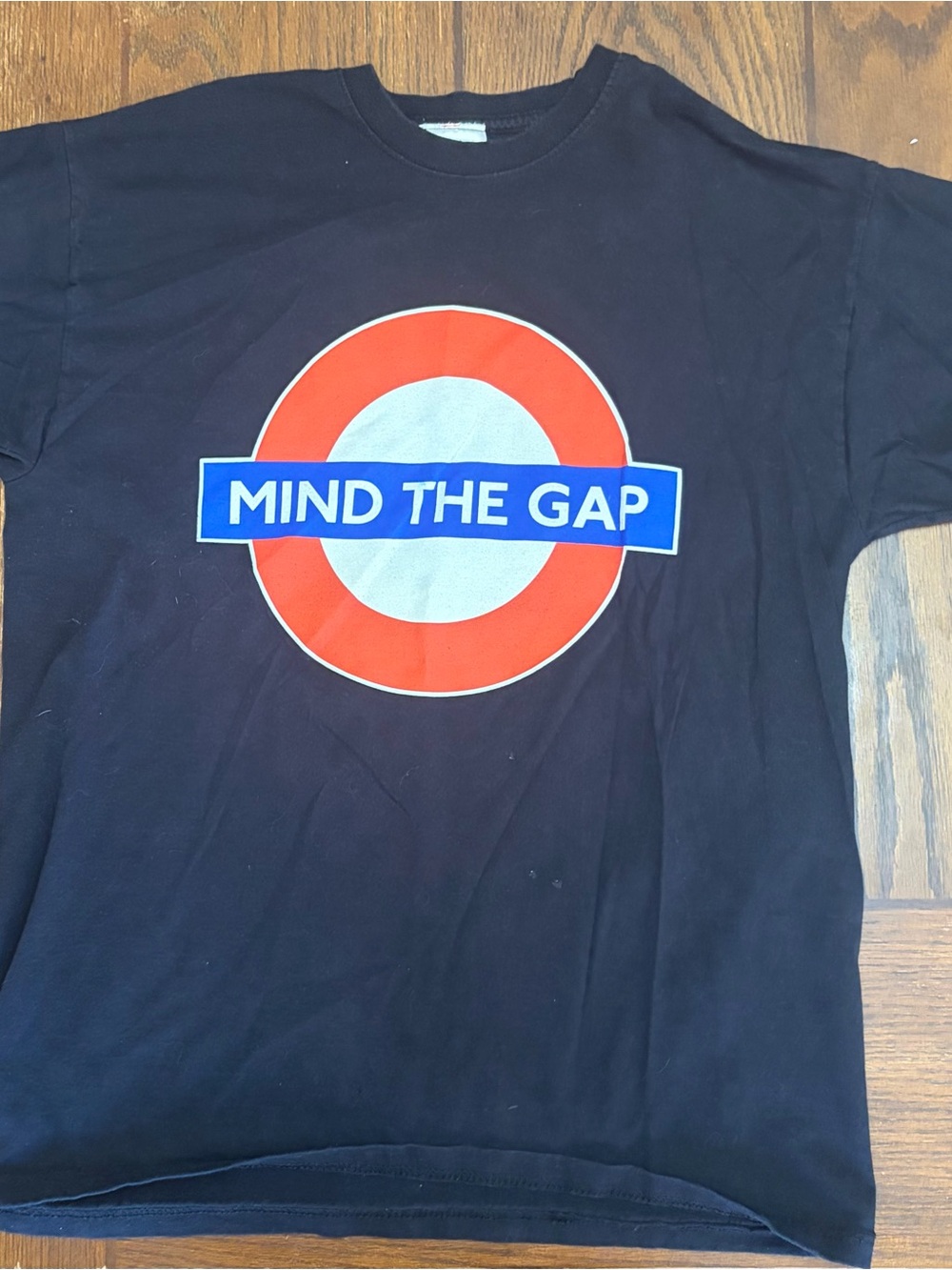 Vintage London Underground Black Tee with Mind the Gap Logo Size M EUC A34